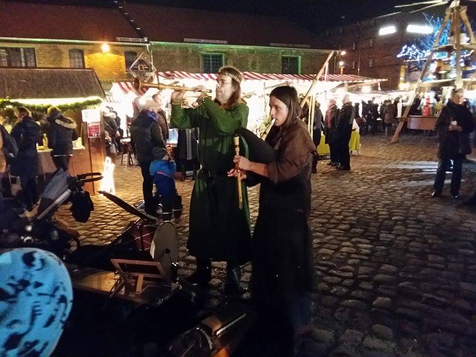 Mittelalterlicher Weihnachtsmarkt in Buch